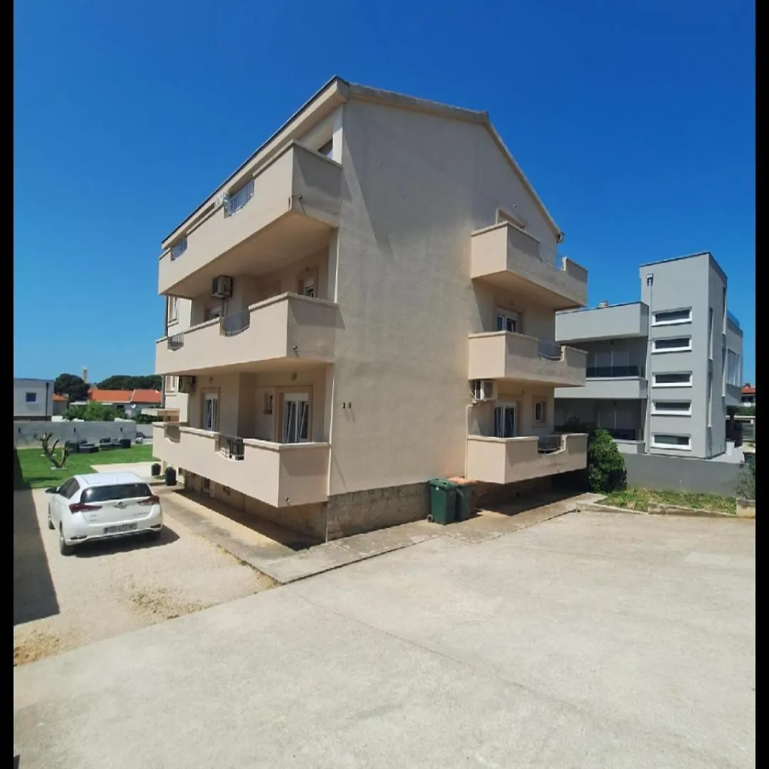 Lucy Apartments With Heated Pool & Free Private Parking Задар 0*,  Хорватия