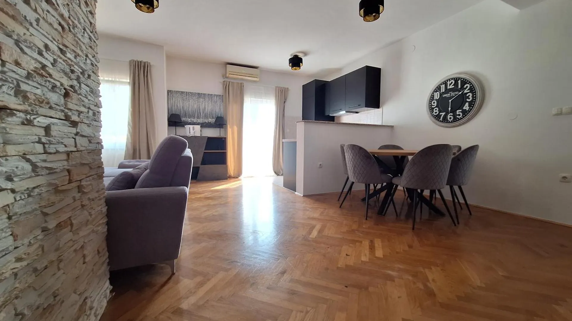 Lucy Apartments With Heated Pool & Free Private Parking Zadar