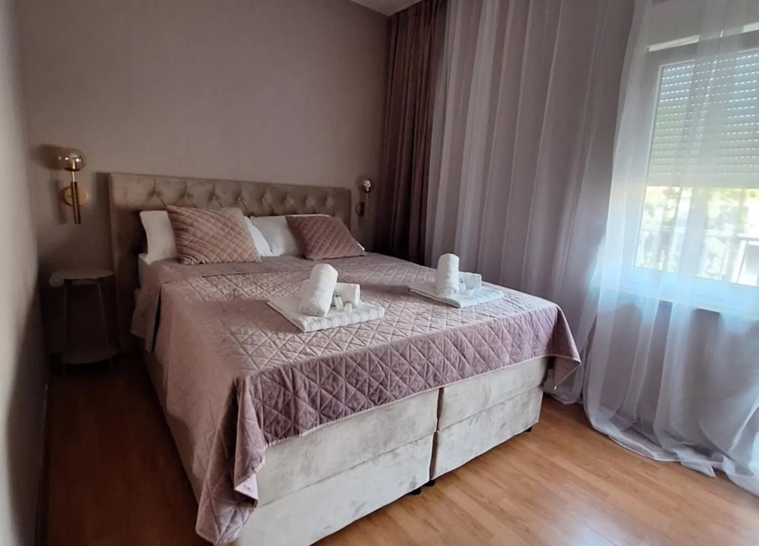 Lucy Apartments With Heated Pool & Free Private Parking Задар