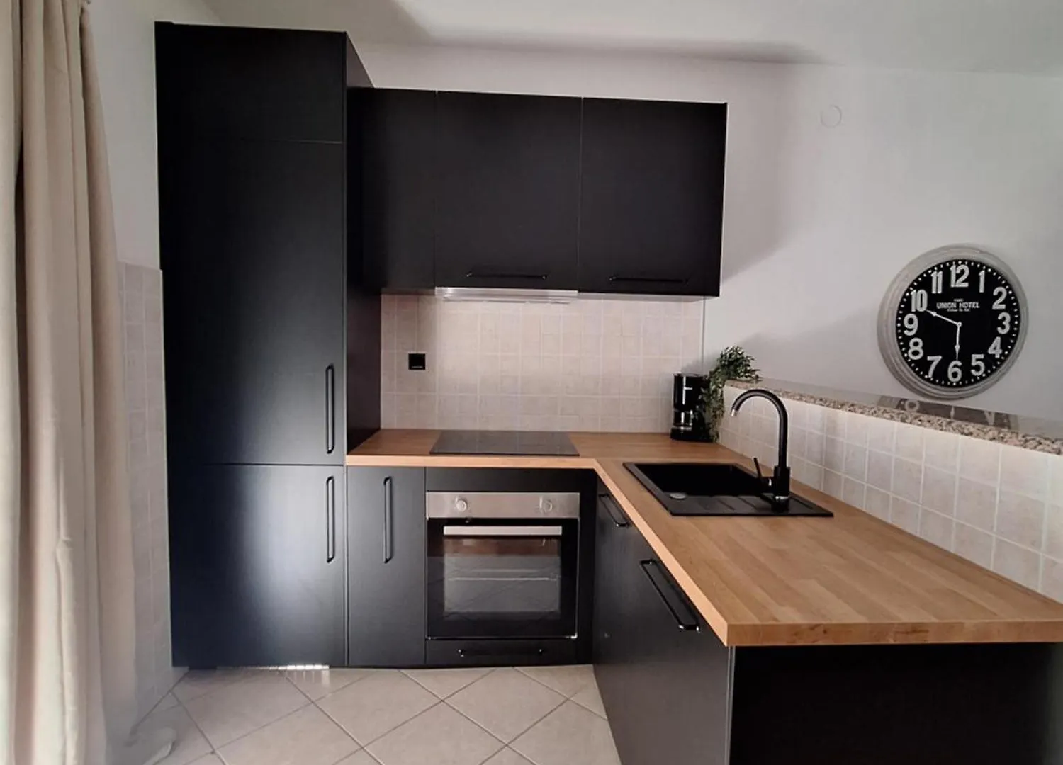 Lucy Apartments With Heated Pool & Free Private Parking Задар