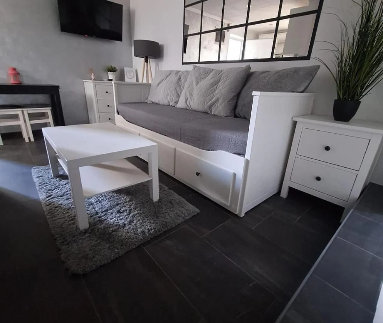 Lucy Apartments With Heated Pool & Free Private Parking Zadar