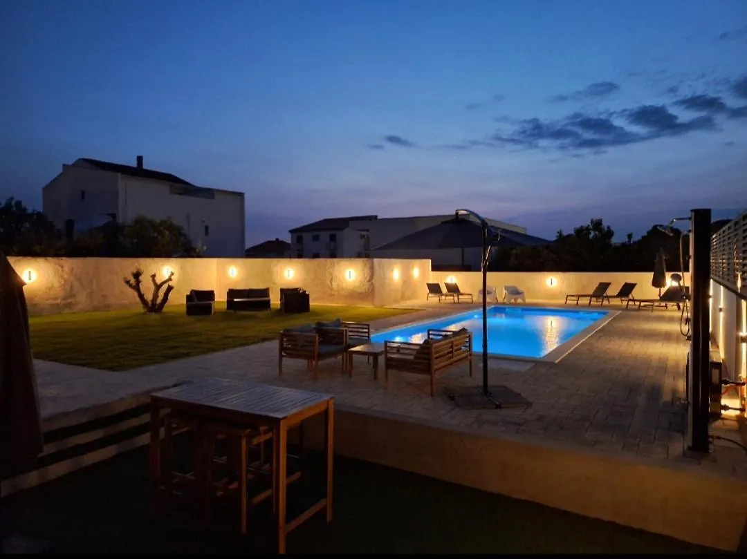 Lucy Apartments With Heated Pool & Free Private Parking Zadar Croatia