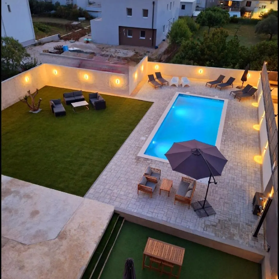 Lucy Apartments With Heated Pool & Free Private Parking Zadar Croatia