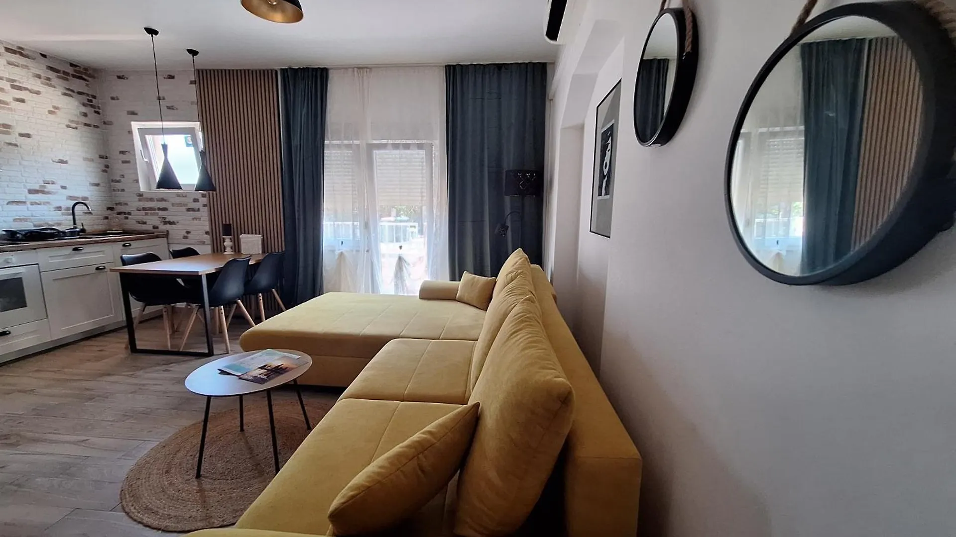 Lucy Apartments With Heated Pool & Free Private Parking Zadar