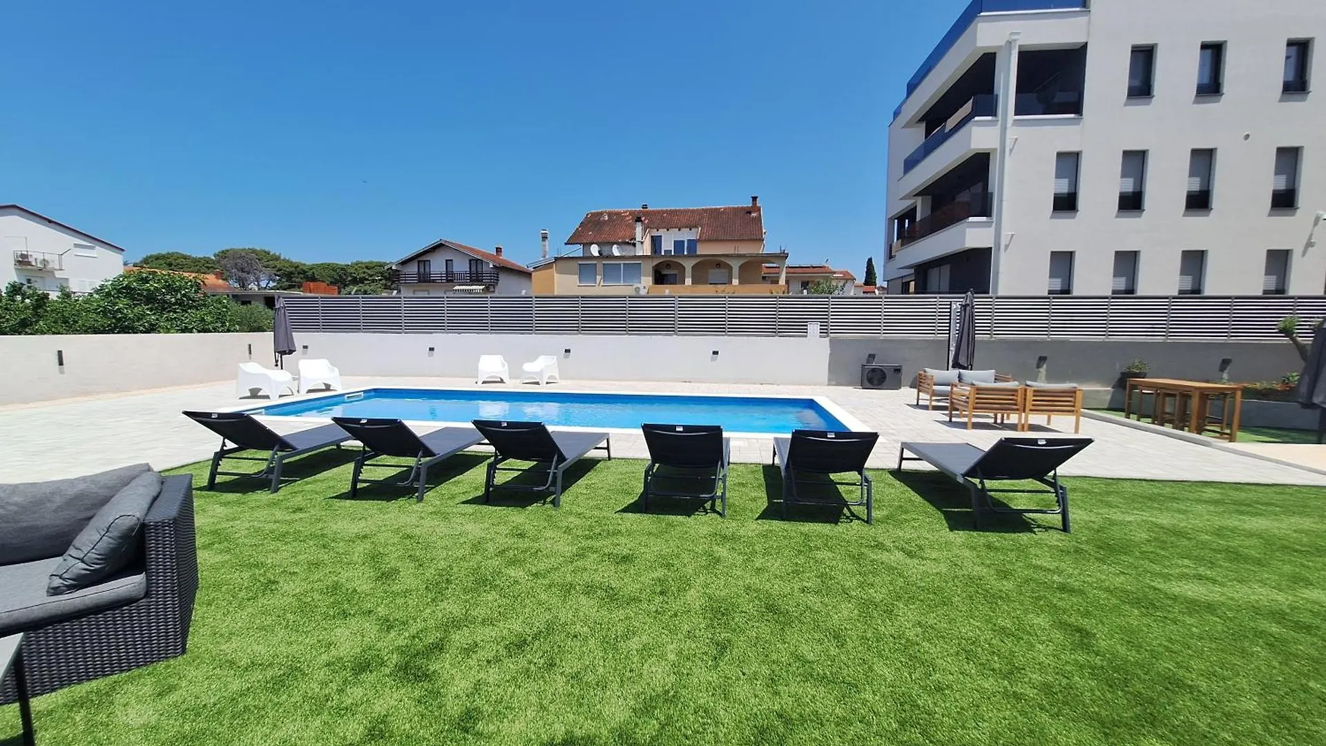 Lucy Apartments With Heated Pool & Free Private Parking Zadar Croatia