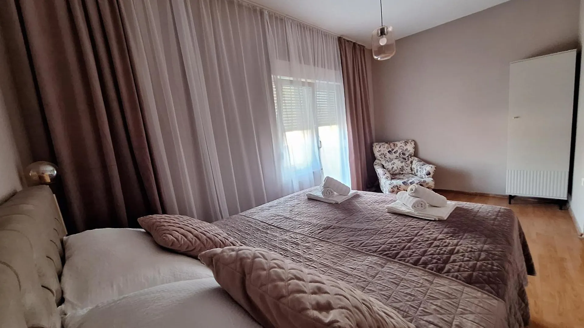 Lucy Apartments With Heated Pool & Free Private Parking Zadar Croatia