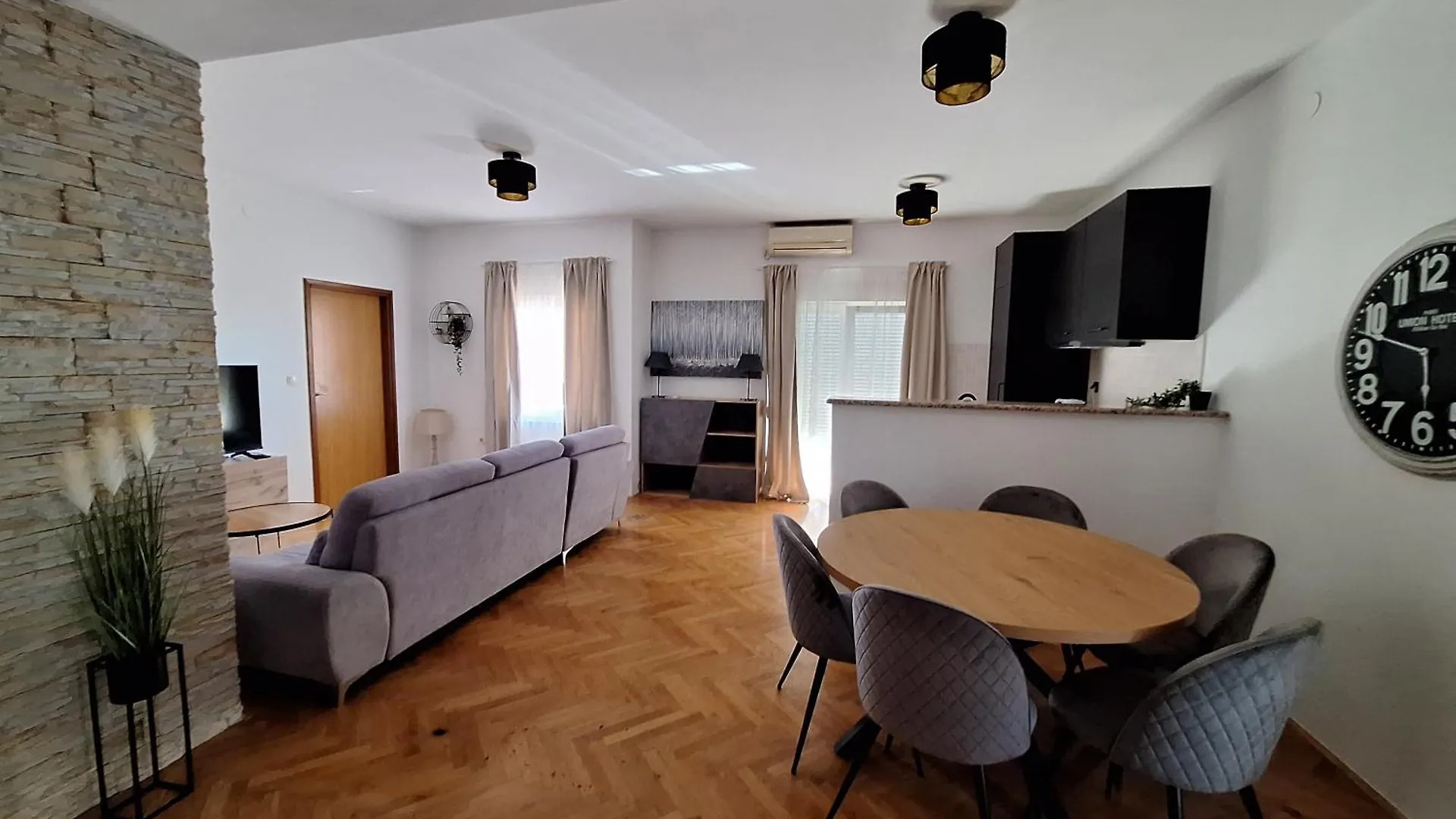 Lucy Apartments With Heated Pool & Free Private Parking Zadar
