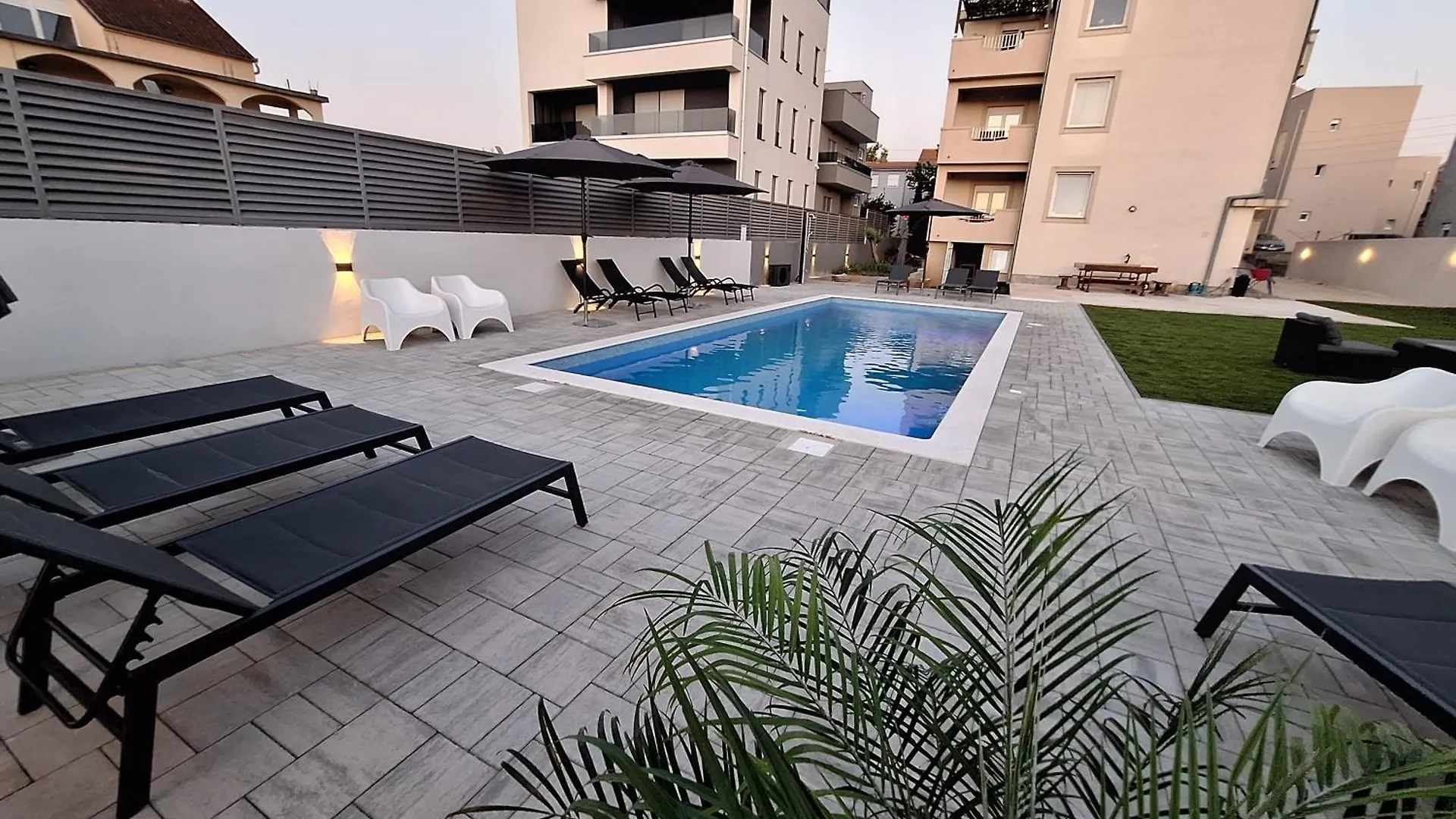 Lucy Apartments With Heated Pool & Free Private Parking Zadar