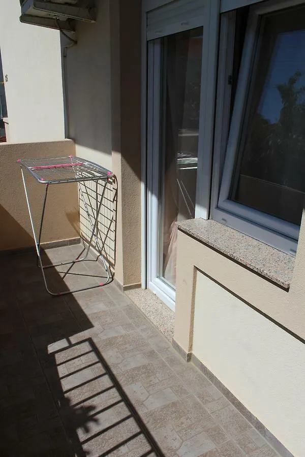Lucy Apartments With Heated Pool & Free Private Parking Zadar
